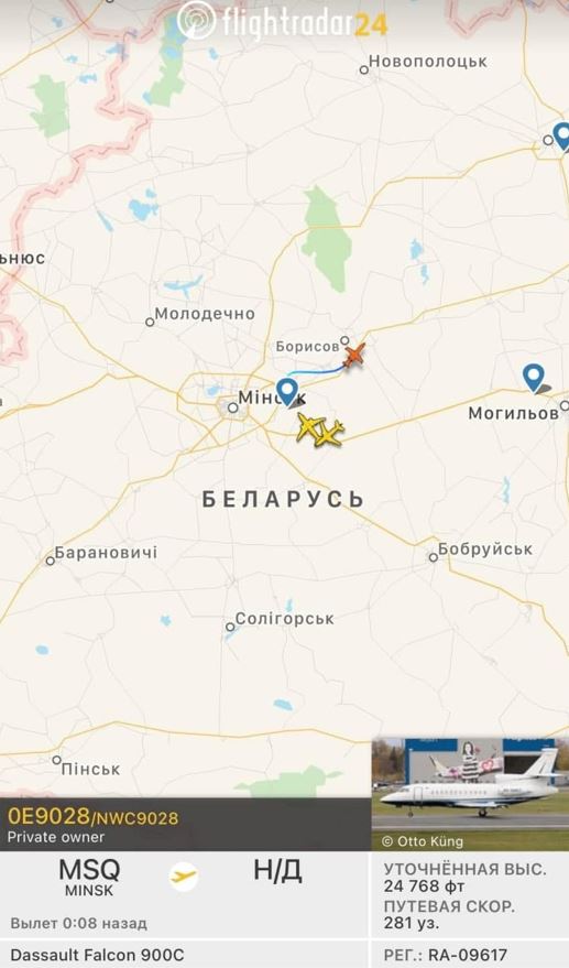 Самолет Януковича покидает Минск