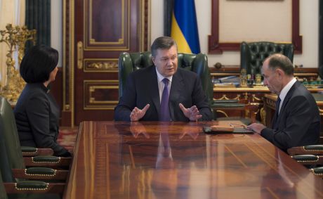 Янукович поговорив із Герегою і Голубченком