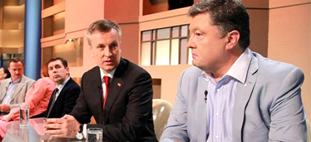 "Порошенко переконував, що це рішення попередньо було узгоджене із західними партнерами, які довгий час не розуміли намагання президента змінити керівника СБУ." 1 5727922 625 nalivajchenko