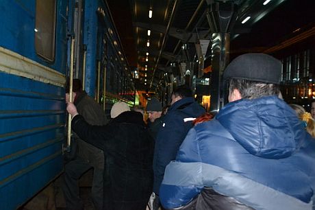 Донецкие "регионалы" отправили в Киев 3 тысячи своих сторонников