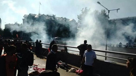 У Анкарі під час мирного мітингу сталися вибухи. Є загиблі - фото 2