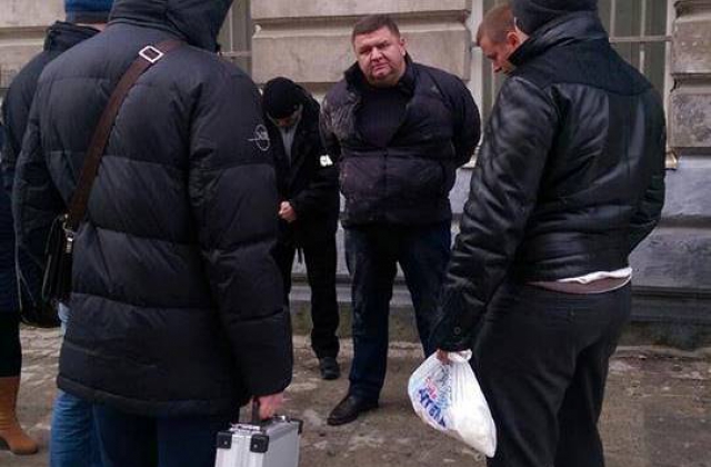 Начальник управління ЖКГ Львівської міськради, відповідальний за сміттєзвалище і вивіз сміття, у листопаді попався на хабарі