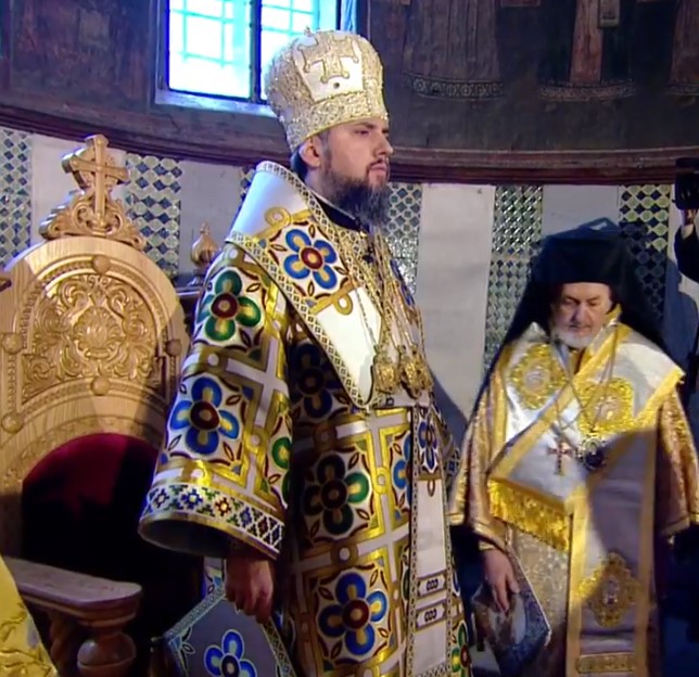 Церемония интронизации завершена, в Софии продолжается литургия 