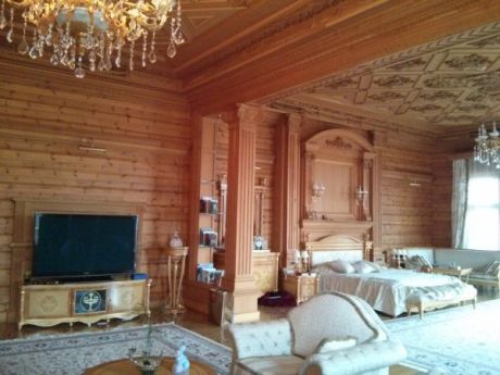 Спальня гостеприимная Януковича