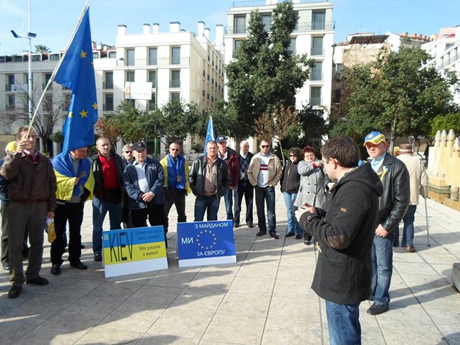 В США собирают деньги на Евромайдан, в Европе - искать имущество сторонников Януковича
