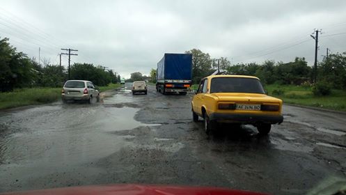 Дороги в бік Комсомольська не надихають на подорожі в Горішні Плавні