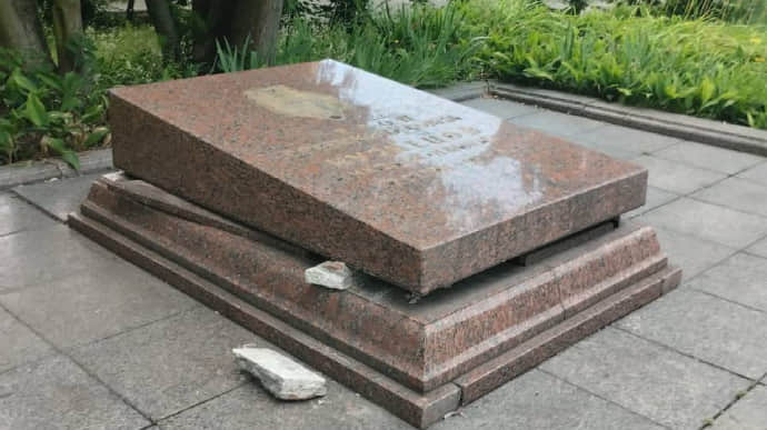 Розкрадач гробниць-невдаха намагався викрасти прах агента НКВС Кузнєцова у Львові
