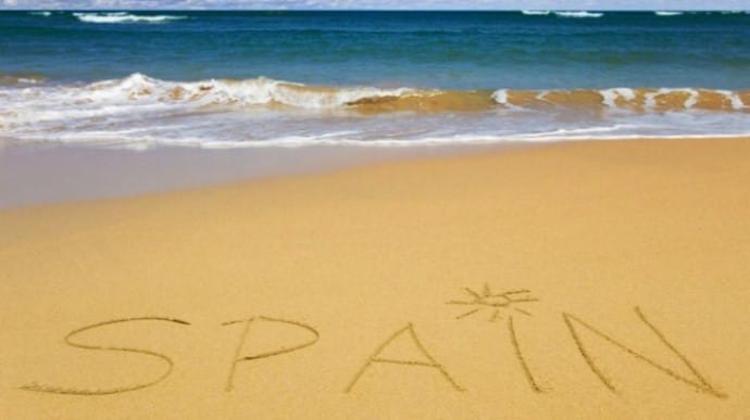 Курортная Испания открывается для невакцинированных туристов из Украины