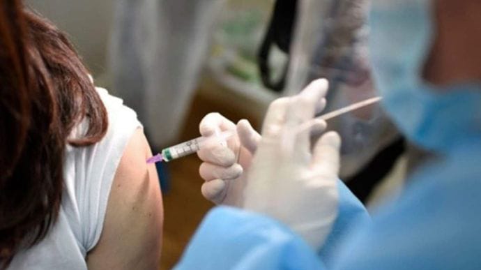 В Украине сделали уже 9 миллионов прививок против коронавируса
