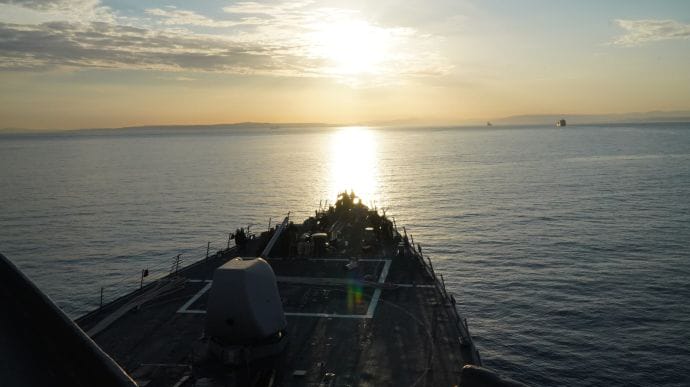 Эсминец США USS Porter направляется в Черное море