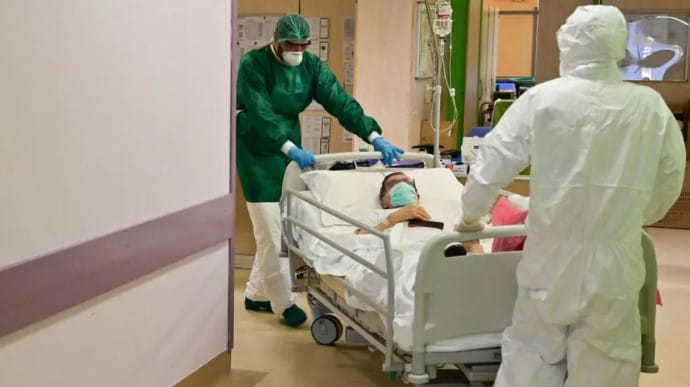 Первый в Украине мобильный COVID-госпиталь привезли на Прикарпатье