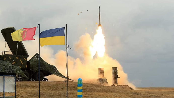 Ukrainian air defence brings down 4 Kalibr missiles over city of Dnipro