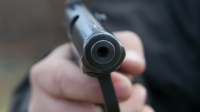 Под Киевом на глазах у малолетнего сына расстреляли мужчину