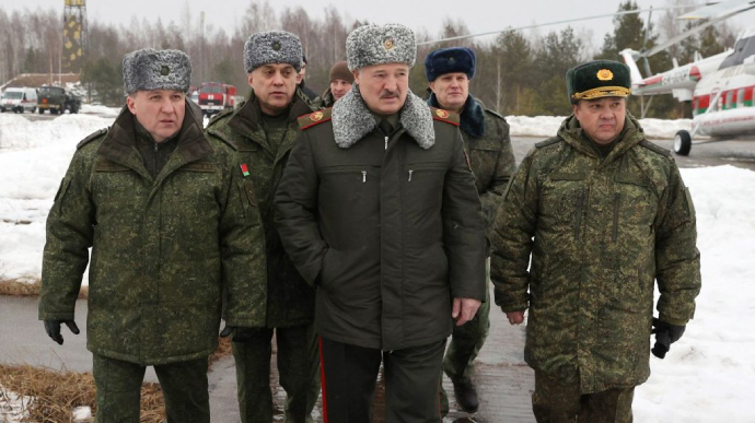 Некоторые генералы и члены Совбеза Беларуси хотят вступить в войну – Генштаб ВСУ