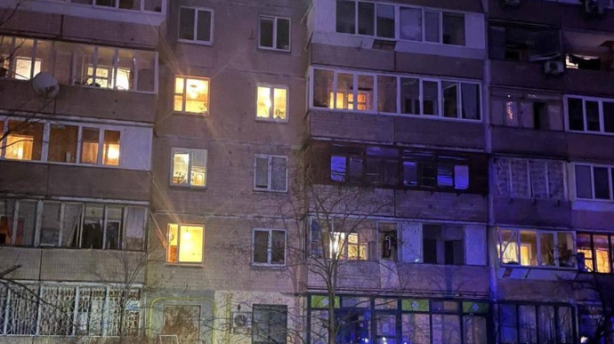 Air attack on Kyiv: building damaged, 19-year-old young man injured