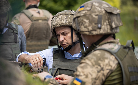 Зеленський вперше відвідав передові позиції ЗСУ на Луганщині