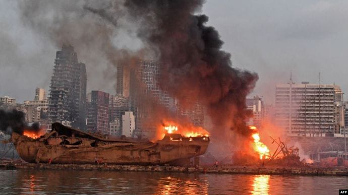 Капитан судна, которое везло селитру, назвал вероятные причины взрыва в Бейруте