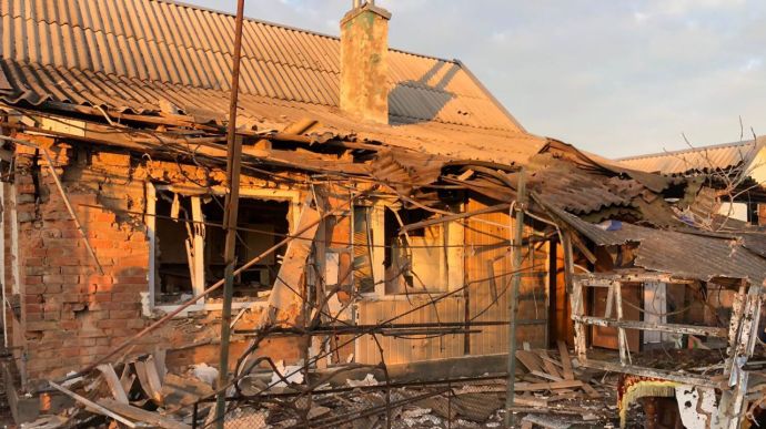 Russians shell Marhanets, damaging 7 houses