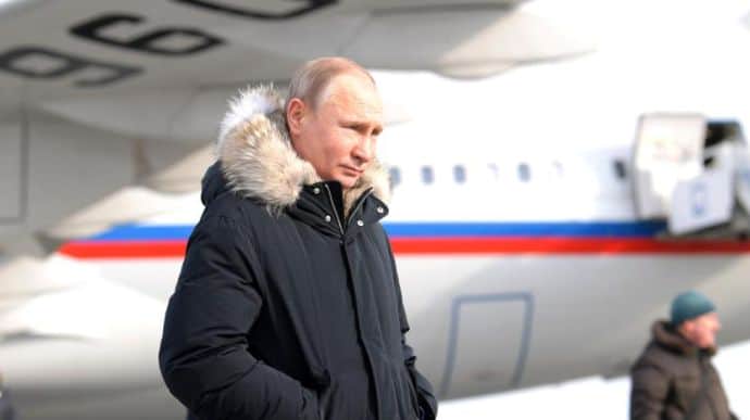 Putin is going to UAE and Saudi Arabia