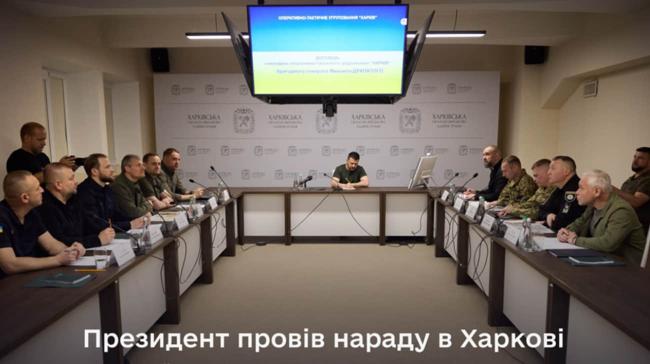 Zelenskyy arrives in Kharkiv and holds operational meeting – video