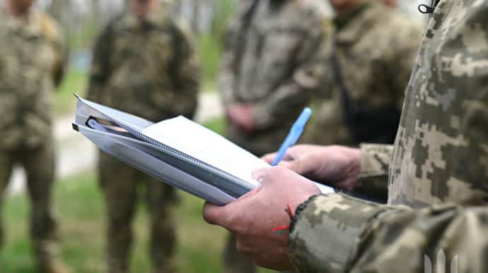 У двір працівника ТЦК кинули вибухівку на Черкащині