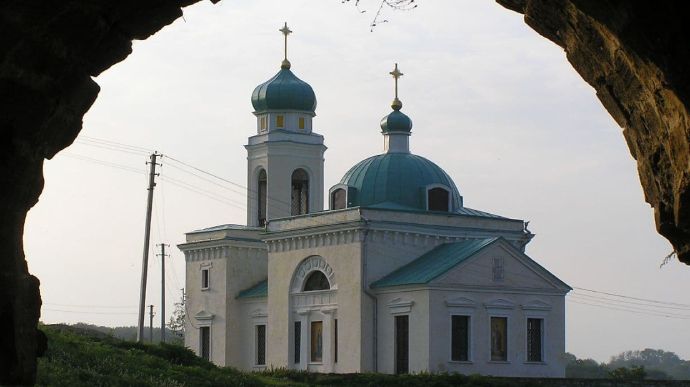 УПЦ МП передала ключі від церкви Олександра Невського у Хотині держзаповіднику 