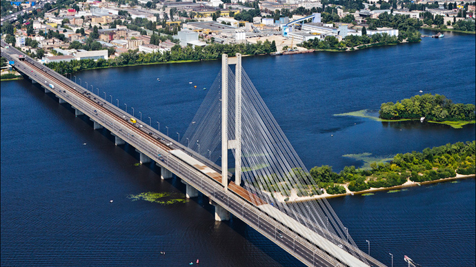 Южный мост в Киеве закроют для частного транспорта