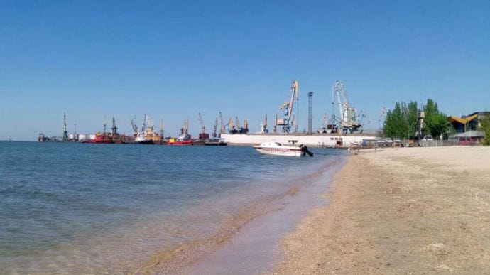 В Бердянске запрещают купаться из-за инфекции в морской воде