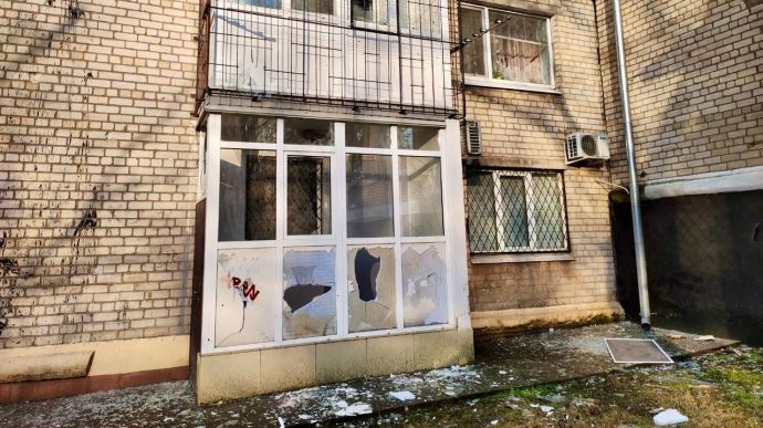 Russians shell Nikopol and Marhanets: medical and educational institutions, houses damaged