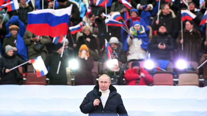 Хороший лідер і правильна політика: більшість росіян підтримають Путіна на виборах – соціологія