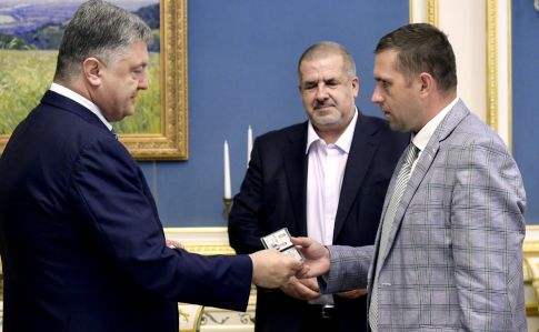 Порошенко назначил нового представителя в Крыму после акций протеста