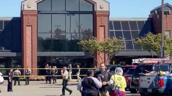 В супермаркеті в США сталася стрілянина: одна людина застрелена, 12 поранених