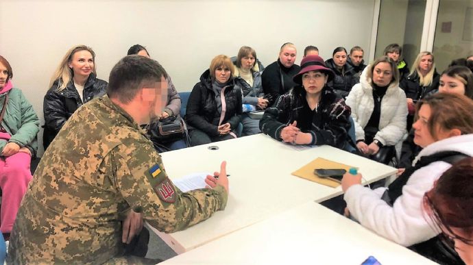 Представники МКЧХ відвідали полонених у Донецьку й Горлівці – координаційний штаб