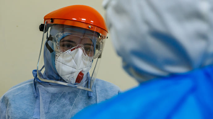 За сутки в Киеве коронавирусом заболели еще 280 человек, 26 из них - дети