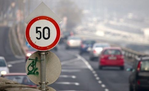 Снова не более 50 км: в Киеве возобновили ограничение скорости на зиму