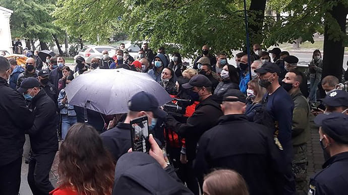 В Черкассах сотня людей протестовала возле управления полиции