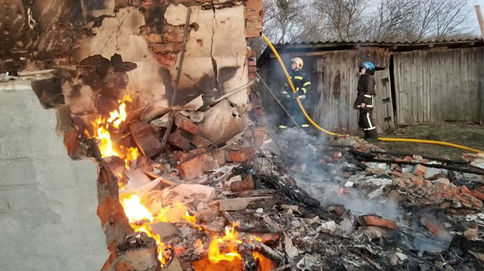 Ворог обстріляв населений пункт на Коростенщині, зруйновані будинки 