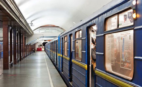 Две центральные станции метро Киева закрыли: ищут взрывчатку