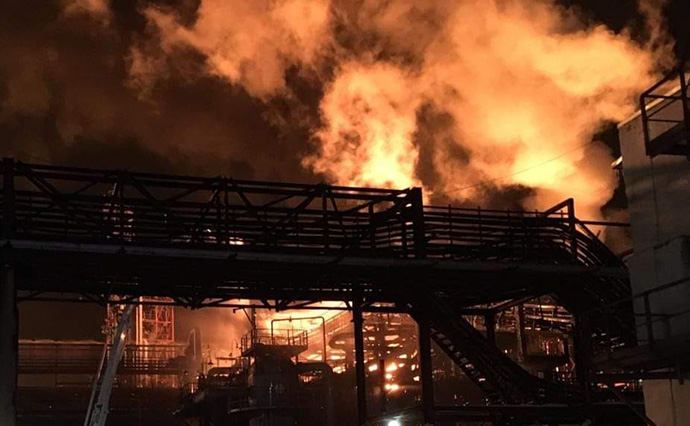 ДСНС: Пожежу на хімзаводі в Калуші локалізовано