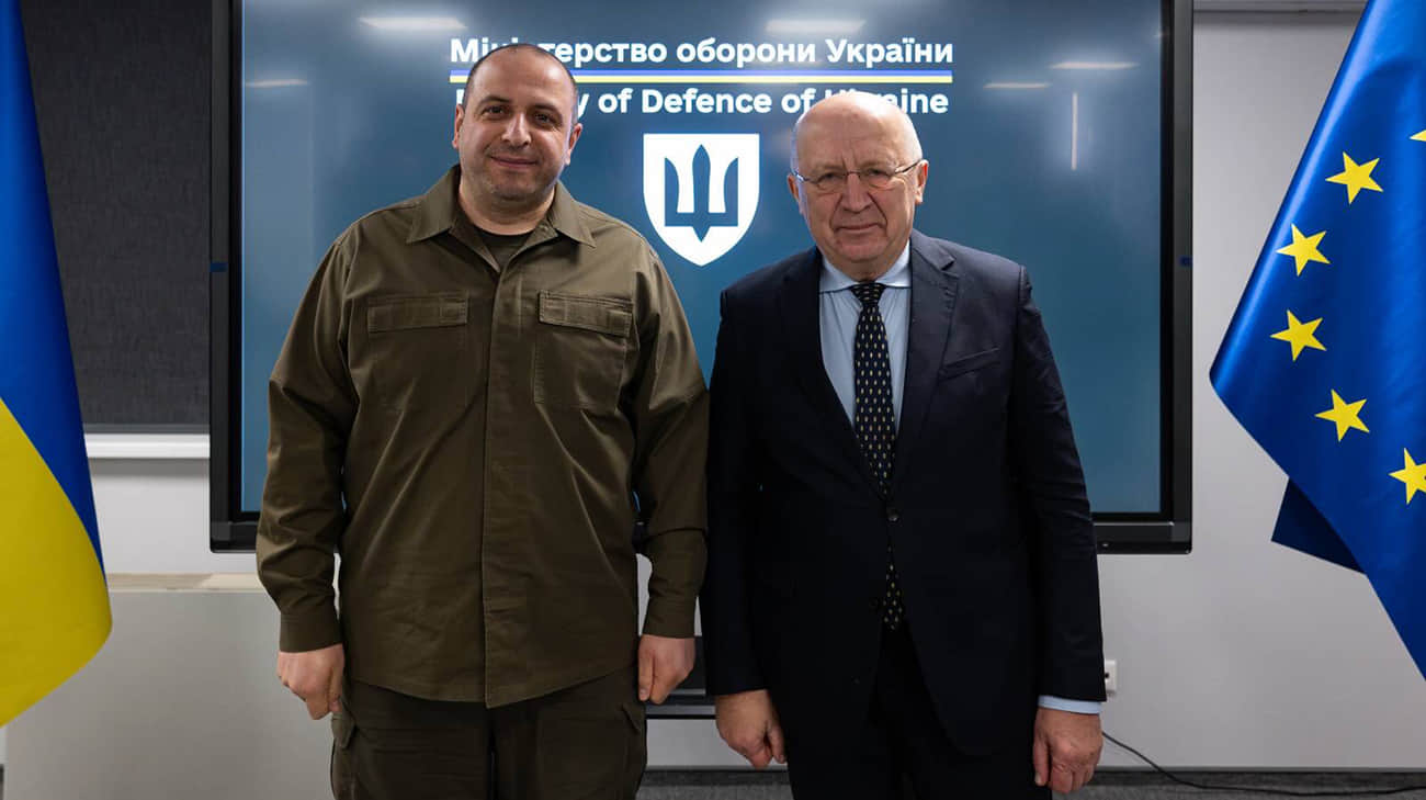 Defence Commissioner discusses strengthening cooperation with Ukraine's Defence Minister – photos