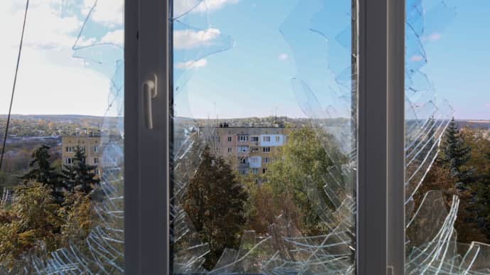 Two civilians killed, child injured in Russian attack on residential area in Kherson