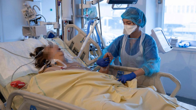 Во Франции зафиксировали всплеск госпитализаций больных COVID-19