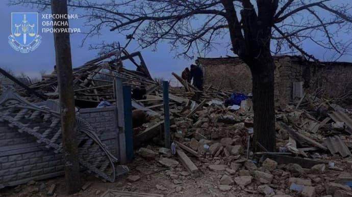 Russian Air Force attacks village in Kherson Oblast, killing two locals 