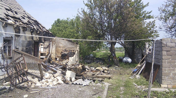 Боевики из минометов обстреляли жилые дома на Донбассе