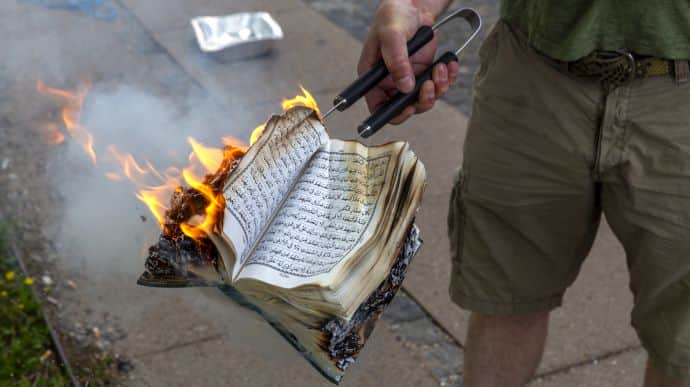 У Данії планують заборонити спалювати Коран