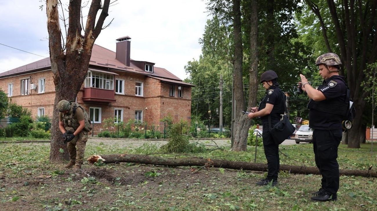 Russia attacks Sumy: child injured, houses and cars damaged – photos