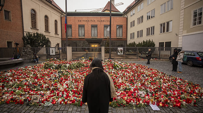 Стрілянина в Празі: поліція попросила не проводити новорічні феєрверки