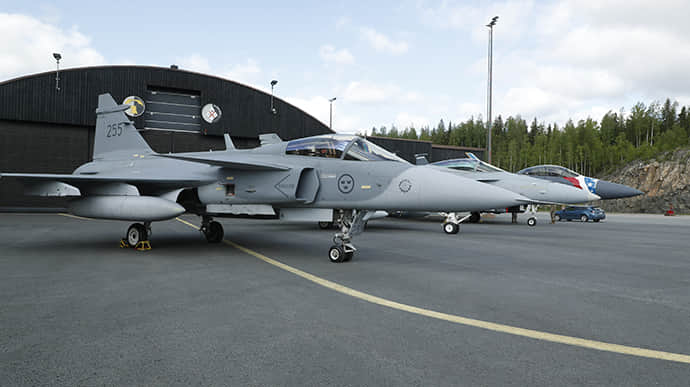 Швеція підтвердила, що українські льотчики випробують її винищувачі Gripen