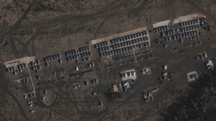 Politico обнародовало снимки, подтверждающие наращивание войск РФ на границе Украины