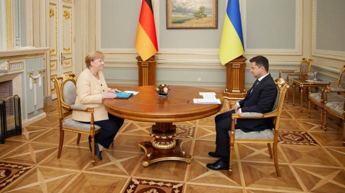 Зеленский на встрече с Меркель так и не понял, кто даст Украине гарантии по газу